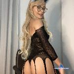 BreezyPilloww stripchat livecam show performer room profile