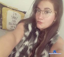 Thania-Adams stripchat livecam performer profile