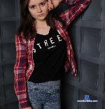 miaores stripchat livecam show performer room profile