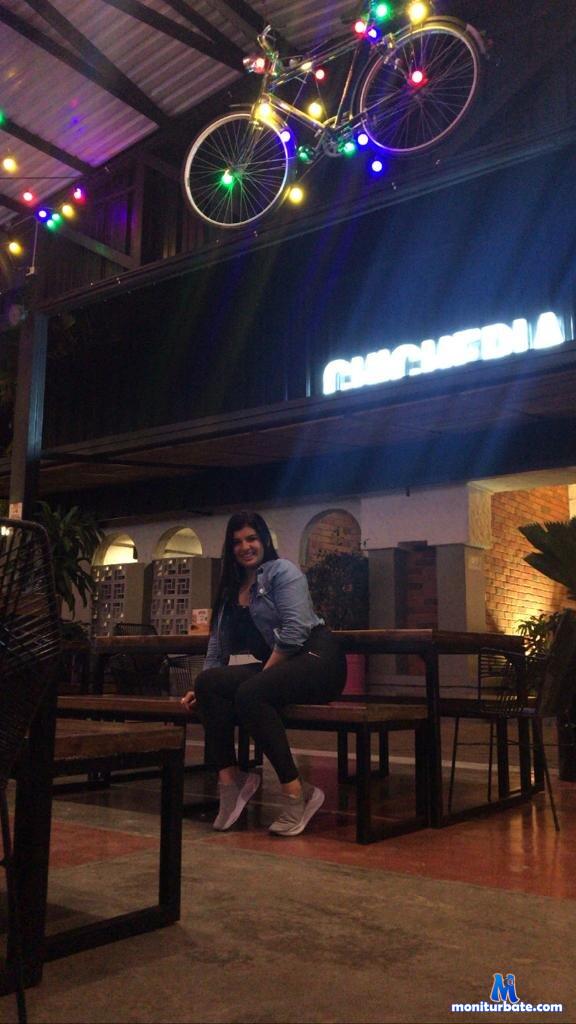 Dalia_Jabal Stripchat performer