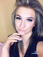 Bright_Linda stripchat livecam show performer room profile