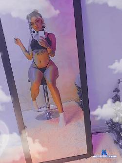 lunamartini stripchat livecam performer profile