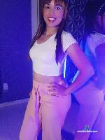 hiilary_love stripchat livecam show performer room profile