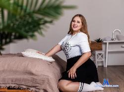 SarahSwone stripchat livecam performer profile