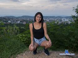 azhely_kleare stripchat livecam performer profile