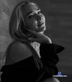 lely_si stripchat livecam show performer room profile