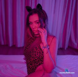 LorettaRobin stripchat livecam performer profile