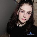 Young_Stephanie stripchat livecam show performer room profile