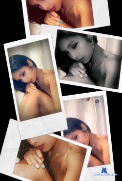 petite_hot_ stripchat livecam performer profile