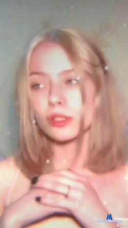 LilyAIIen stripchat livecam performer profile