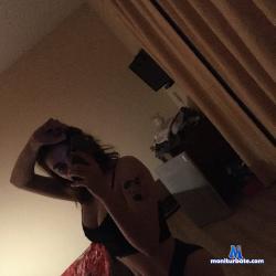 Nelelyby stripchat livecam performer profile