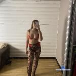 MilaHoot stripchat livecam show performer room profile
