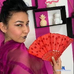YeseniaDiaz stripchat livecam performer profile