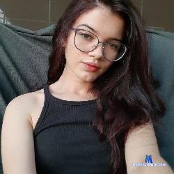 Trixy_lov stripchat livecam performer profile