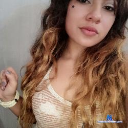 carolinee_smith stripchat livecam performer profile