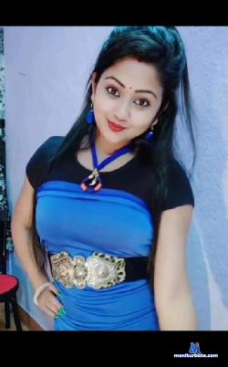 PoojaSaini98 stripchat livecam performer profile