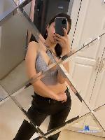 diallii stripchat livecam show performer room profile