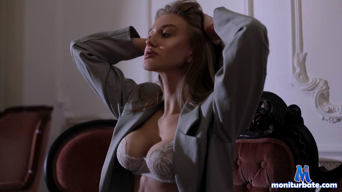 RuthMarthe Stripchat performer
