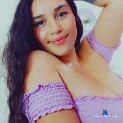 issateece stripchat livecam performer profile