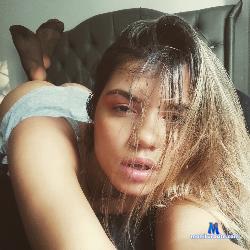 loana_ stripchat livecam performer profile