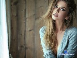 Elle_Walker stripchat livecam performer profile