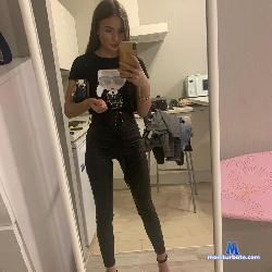 AlexisGraysX stripchat livecam performer profile