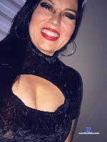 YvetteGold stripchat livecam show performer room profile