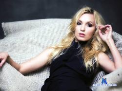 Emily_Larden stripchat livecam performer profile