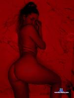 Julianarayk stripchat livecam show performer room profile