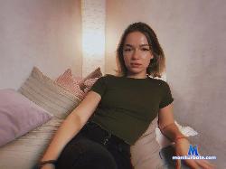 LilGeee stripchat livecam performer profile