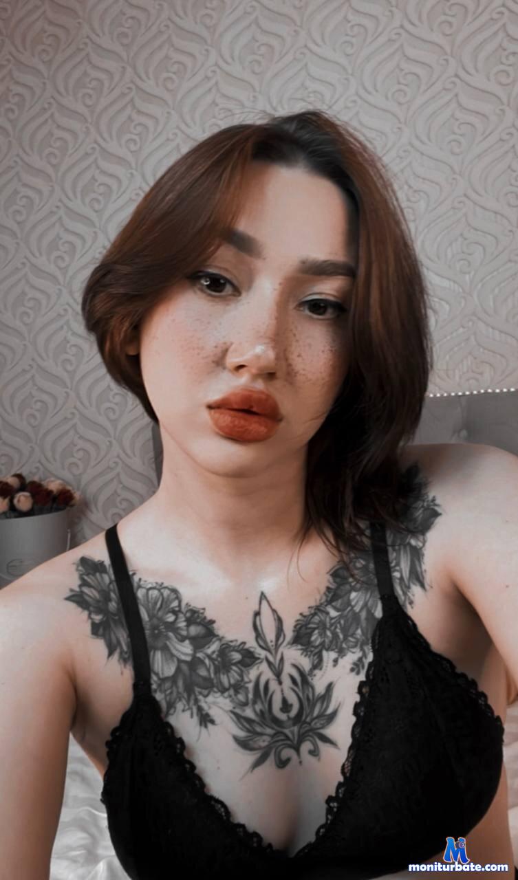 callmeanny Stripchat performer