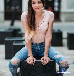 KatyaMolonikova stripchat livecam performer profile