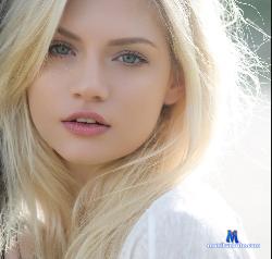 BlondeAurora stripchat livecam performer profile