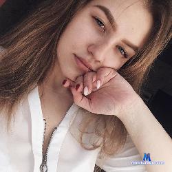 LolaFever stripchat livecam performer profile