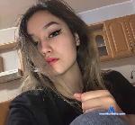 SiaNoon stripchat livecam show performer room profile