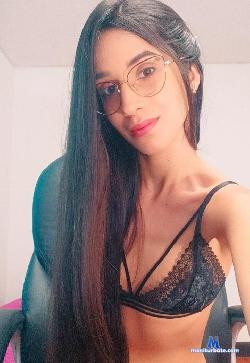 laura_cerry1 stripchat livecam performer profile