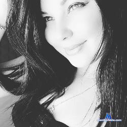 AishaBell stripchat livecam performer profile