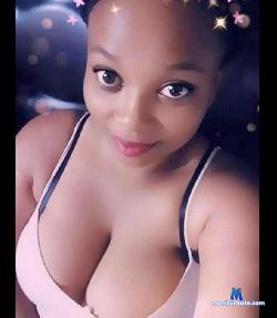 Divadoll stripchat livecam performer profile