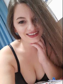 ChloeJuicyy stripchat livecam performer profile