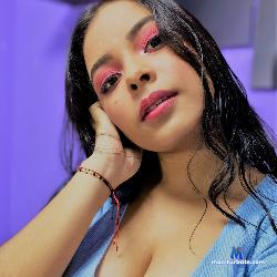 DARIADAVISS stripchat livecam performer profile