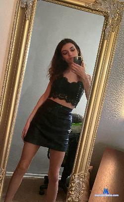 QueenOfDisaster stripchat livecam performer profile