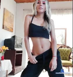 LucyMoans stripchat livecam performer profile