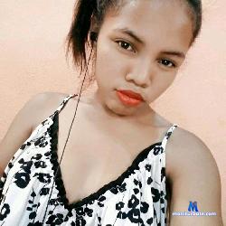 PerlaHottyXX stripchat livecam performer profile