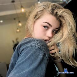 DayannaQueen stripchat livecam performer profile