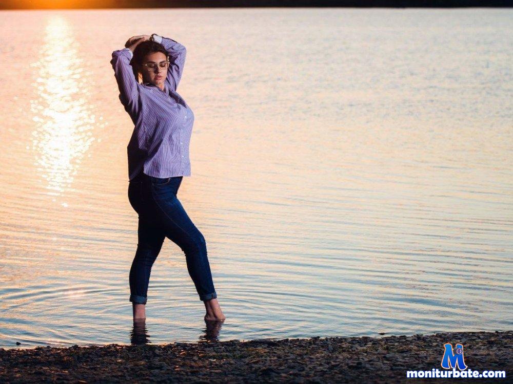 HayleySnowy Stripchat performer girls age Young do Dance do Striptease specific Shaven ethnicity White do Talk do Topless do Twerk do Doggy Style hair Color Black body Type Medium tag Language Russian Speaking subculture Housewives small Audience private Price Eight