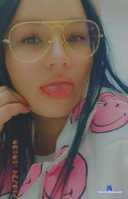 sara-fun- stripchat livecam performer profile