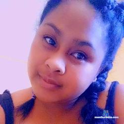 Bombasscutie12 stripchat livecam performer profile
