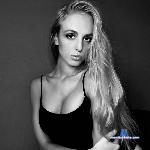 lauren-jade stripchat livecam show performer room profile