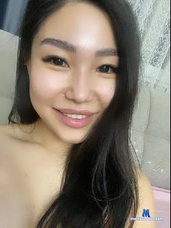 A_yeong_ stripchat livecam performer profile