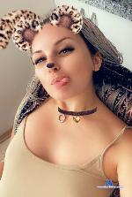 happiness_Inside stripchat livecam show performer room profile